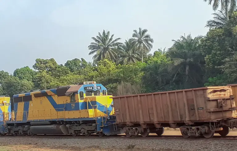 La Guinée vise cinq raffineries d’alumine mais l’électricité reste le verrou