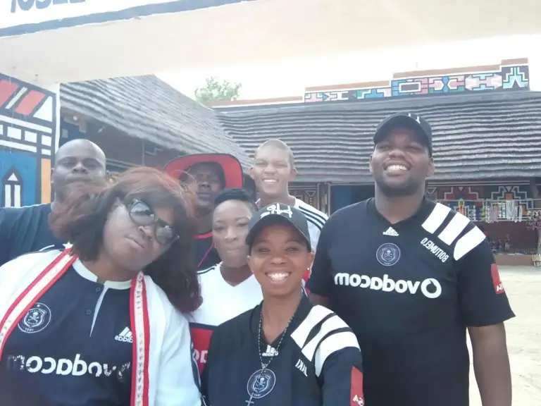 Orlando Pirates rejoint la phase de groupes après un succès 4-0
