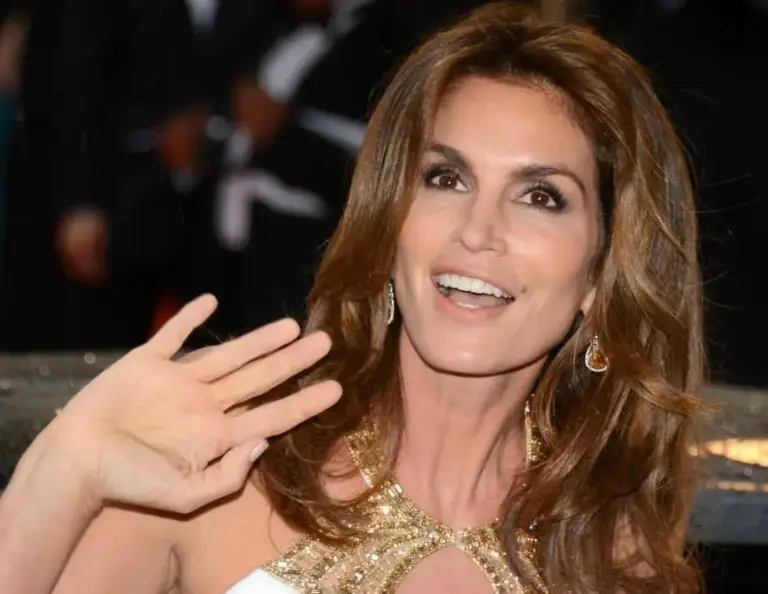 Cindy Crawford brise le silence un mois après la mort de son fils Presley