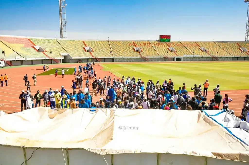 Vue intérieure du Stade du 4-Août à Ouagadougou, photographie d’archives