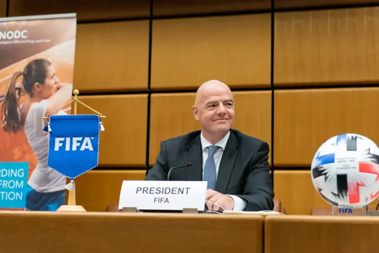 Infantino écarte toute démission et avance vers un quatrième mandat