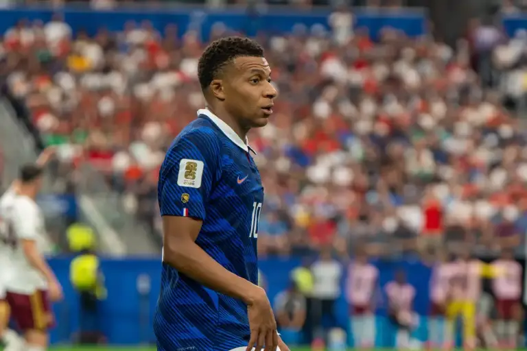 Mbappé présente ses excuses après la rupture de plusieurs contrats en Chine