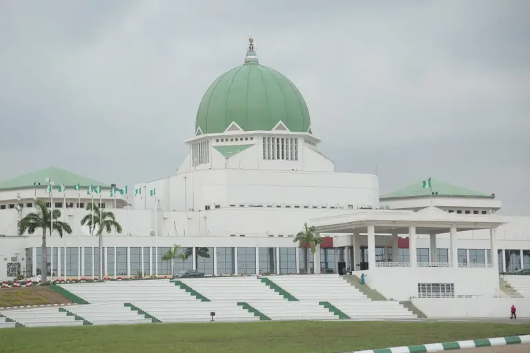 Le Nigeria soumet au Parlement un plan d’emprunt extérieur de 21,7 milliards de dollars