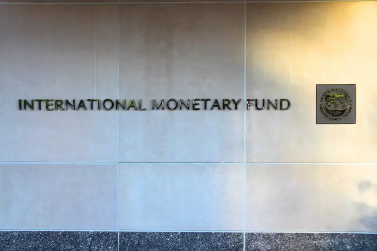 Le Gabon temporise sur son audit de la dette encore examiné par le FMI