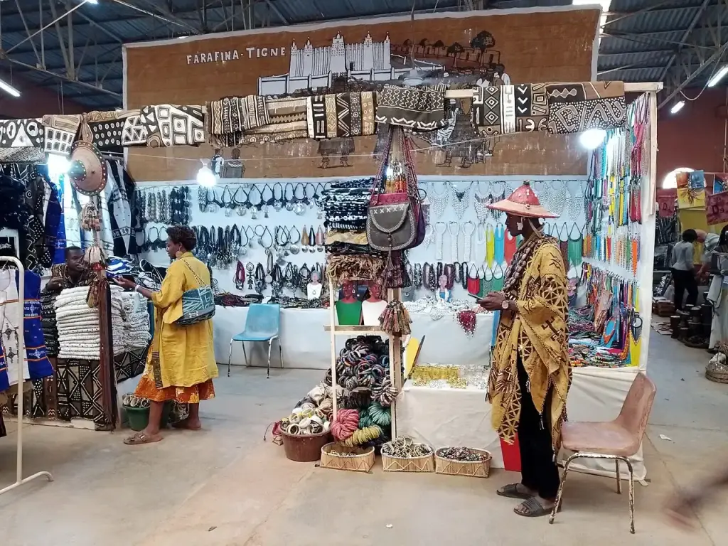 Stand d’artisanat au SIAO 2023 à Ouagadougou, photographie d’archives