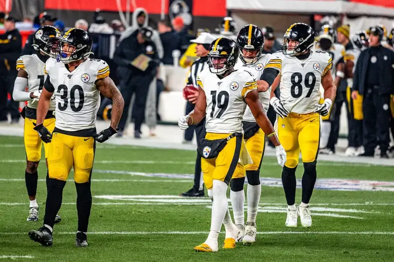 Les Steelers battent les Saints 16-10 pour le premier match NFL à Paris